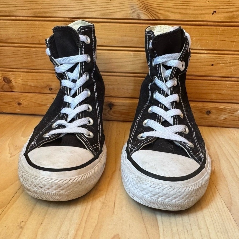 Converse Sneakers High Top Black White Women's 7 Men's 5 Grunge Classic Street